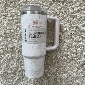 Stanley 30 oz. FlowState Tumbler rose quartz swirl limited edition